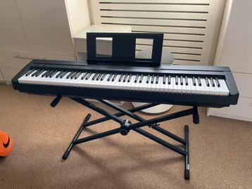 Yamaha P45 - With Stand beschikbaar voor biedingen