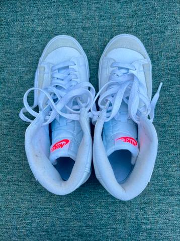 Nike beschikbaar voor biedingen
