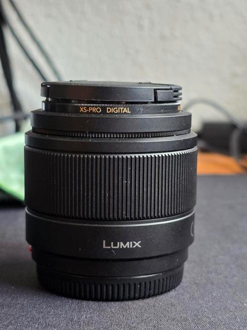 Panasonic Lumix G 25mm F/1.7 ASPH | B+W 46 010 UV-Haze Filte, Audio, Tv en Foto, Fotografie | Lenzen en Objectieven, Zo goed als nieuw