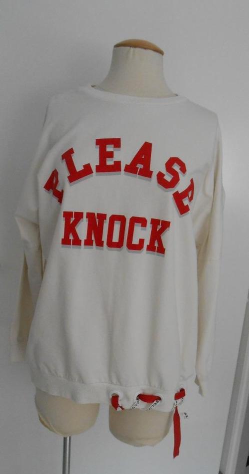 sweater ecru met rood one size ( M), Kleding | Dames, Truien en Vesten, Zo goed als nieuw, Maat 38/40 (M), Wit, Ophalen of Verzenden