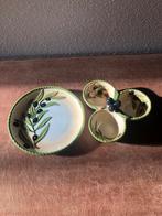 Tapas-schaaltjes. Aardewerk.  Bord en trio-bakjes, Huis en Inrichting, Keuken | Servies, Ophalen of Verzenden, Aardewerk, Overige stijlen