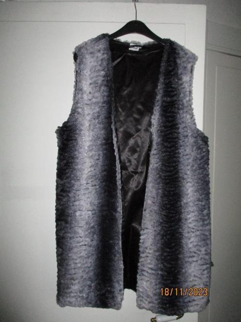 2 harige, bodywarmers/bolero, Kleding | Dames, Bodywarmers, Zo goed als nieuw, Maat 38/40 (M), Overige kleuren, Ophalen