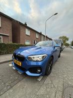 BMW 1-Serie 120i m pakket 260pk Aut 2019 Blauw ROOKVRIJ!, Auto's, 1998 cc, Achterwielaandrijving, 74 €/maand, Zwart