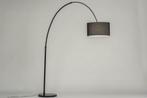 Zwarte booglamp met zwarte lampenkap, Huis en Inrichting, Lampen | Vloerlampen, Ophalen, Zo goed als nieuw, Stof, 150 tot 200 cm