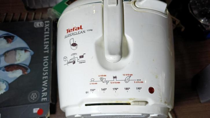 Tefal Superclean friteuse 1,5 kg 1800W, Witgoed en Apparatuur, Frituurpannen, Gebruikt, 4 liter of meer, Uitneembare binnenpan