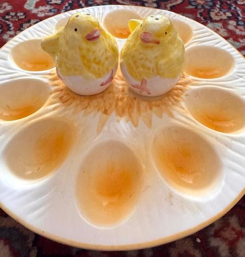 Serveerschaal (gevulde) eieren met peper- en zoutstel, Huis en Inrichting, Keuken | Servies, Zo goed als nieuw, Schaal of Schalen