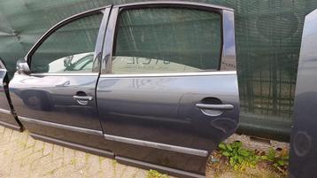 VW PASSAT PORTIEREN LV+LA BJ 2005 beschikbaar voor biedingen