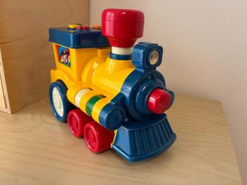 Speelgoedtrein met grluid beschikbaar voor biedingen