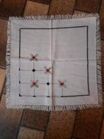 tafel lakentje geborduurd, Ophalen of Verzenden, Gebruikt, Rechthoekig, 50 tot 100 cm