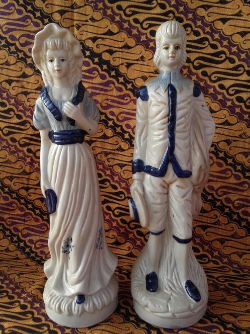 Jongen en meisje mooi stel oude beeldjes uit Engeland., Antiek en Kunst, Antiek | Porselein, Ophalen of Verzenden