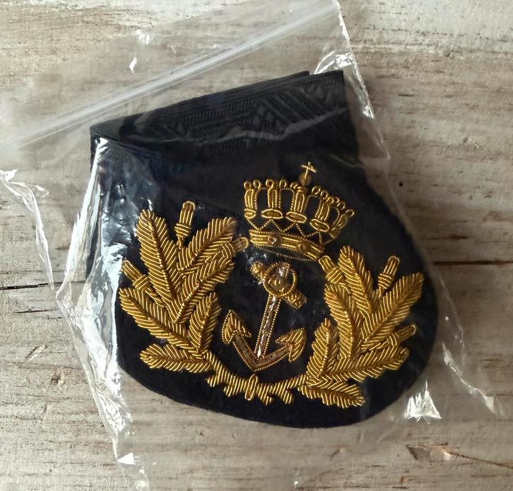 Marine Pet Embleem met Band -2, Verzamelen, Militaria | Algemeen, Marine, Embleem of Badge, Nederland, Verzenden