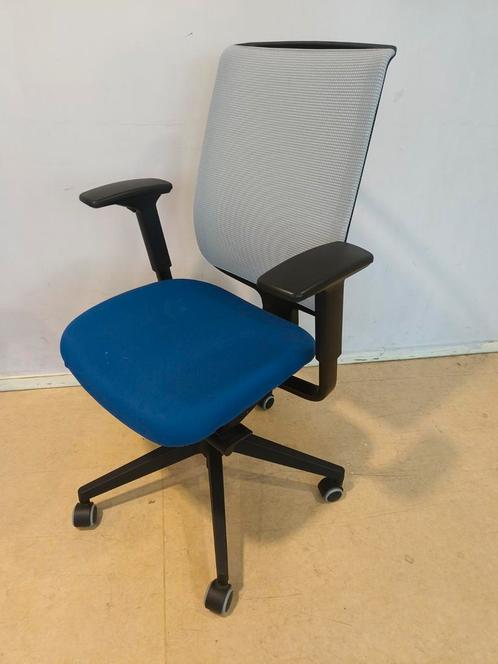Steelcase bureaustoel moet weg!, Huis en Inrichting, Bureaustoelen, Zo goed als nieuw, Bureaustoel, Blauw, Ergonomisch, Ophalen