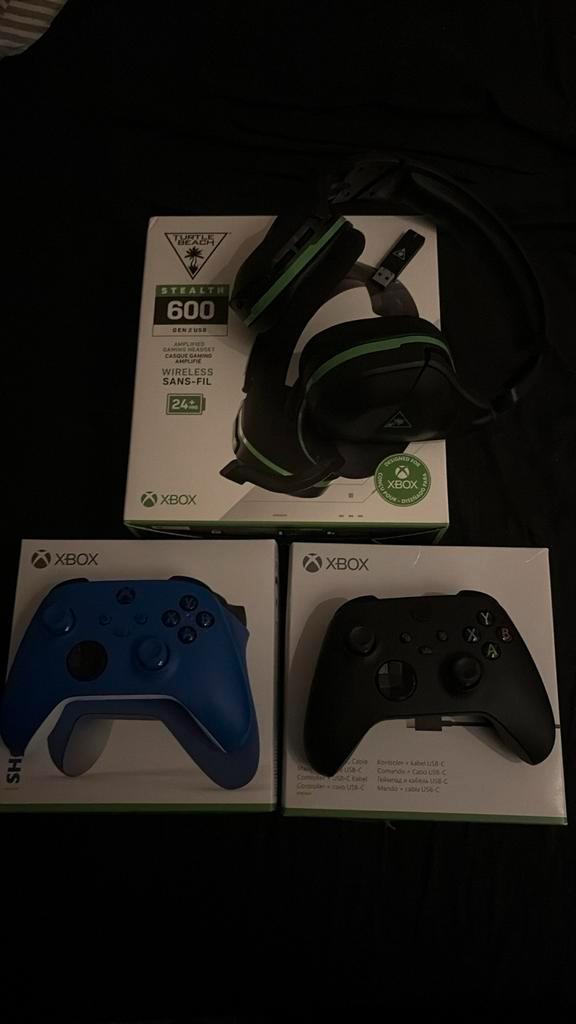 Xbox Series S + 2 Controllers, Headset & Cooler!, Spelcomputers en Games, Spelcomputers | Xbox One, Gebruikt, Met 2 controllers