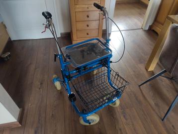 Opklapbare rollator, met dienblad en boodschappenmand beschikbaar voor biedingen