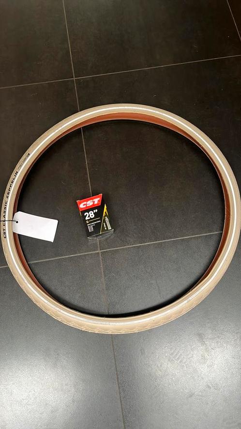 Buitenband 28 inch 42 br.CST zeppelin NIEUW met binnenband., Fietsen en Brommers, Fietsonderdelen, Nieuw, Algemeen, Band, Verzenden