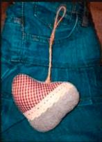 Stoffen decoratie hartje hanger rood grijs creme hart, Ophalen of Verzenden, Nieuw