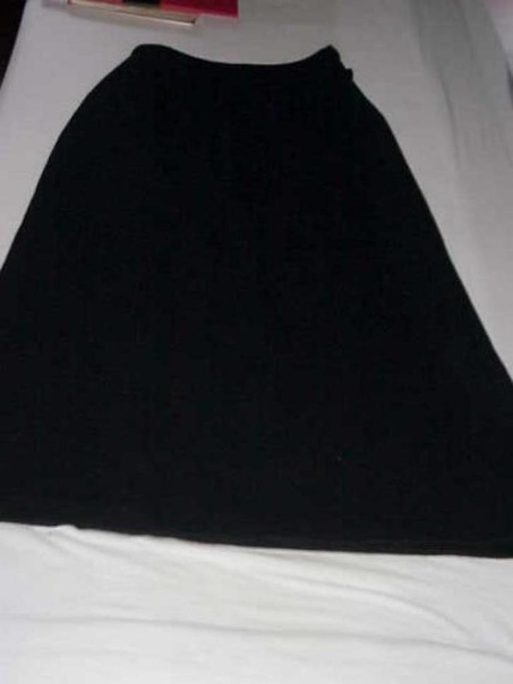 Lange zwarte rok met kleine beschadigingen., Kleding | Dames, Carnavalskleding en Feestkleding, Gedragen, Kleding, Carnaval, Maat 36 (S)