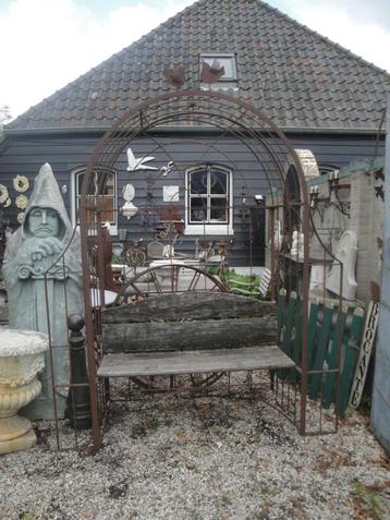 loversbankje massief metaal met hout beschikbaar voor biedingen