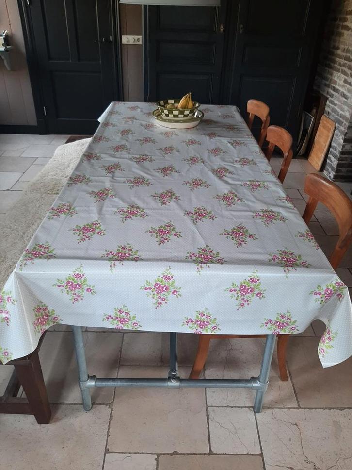 Stoere tafel 2.10 X 96 X 78 cm., Huis en Inrichting, Tafels | Eettafels, Zo goed als nieuw, 50 tot 100 cm, 200 cm of meer, Vijf personen of meer