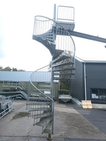 Stalen wenteltrap gegalv hoog +/-5.6mtr nob156 beschikbaar voor biedingen