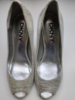 Pumps, DKNY, maat 38, zilver, Pumps, Overige kleuren, DKNY, Ophalen of Verzenden