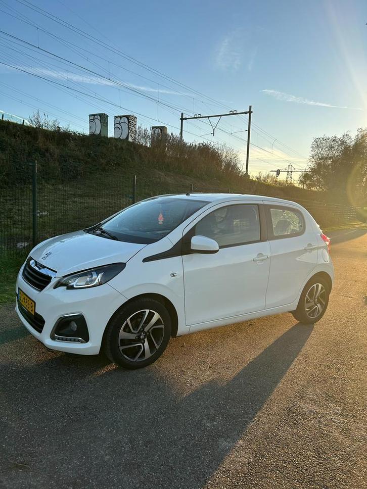 Peugeot 108 1.0 E-vti 72pk 5D 2019 Wit, Auto's, Peugeot, Particulier, Achteruitrijcamera, Airbags, Airconditioning, Bluetooth