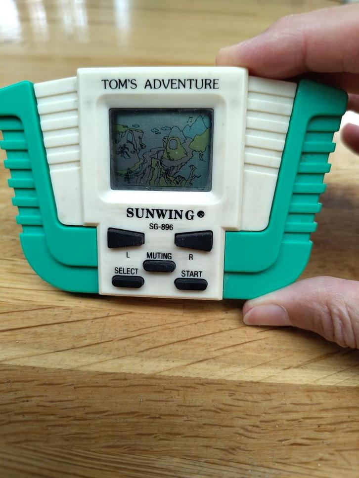 Tom's Adventure Sunwing SG-896 handheld game 1 player vintag, Spelcomputers en Games, Games | Overige, Zo goed als nieuw, Avontuur en Actie