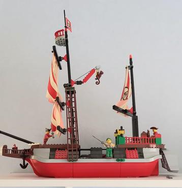 LEGO Piratenschip met figuren en accessoires – Klassiek & co beschikbaar voor biedingen