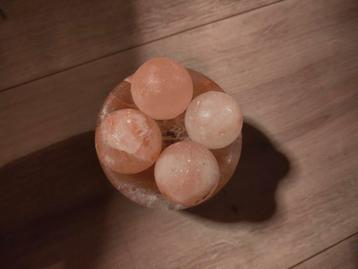 Zoutsteen massageballen beschikbaar voor biedingen