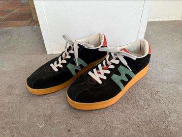 Zwarte suède sneakers van Karhu beschikbaar voor biedingen