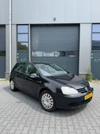 Volkswagen Golf 1.6 | NIEUWE KOPPELING + APK | 2e EIGENAAR!, Auto's, Volkswagen, Voorwielaandrijving, 4 cilinders, 620 kg, Zwart