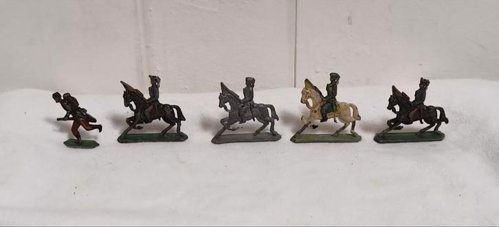 Antieke tinnen soldaatjes soldaten te paard militair 19 st, Antiek en Kunst, Antiek | Tin, Ophalen