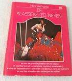 Handwerkserie, De klassieke technieken, jaren 70, Ophalen of Verzenden, Borduren en Naaien