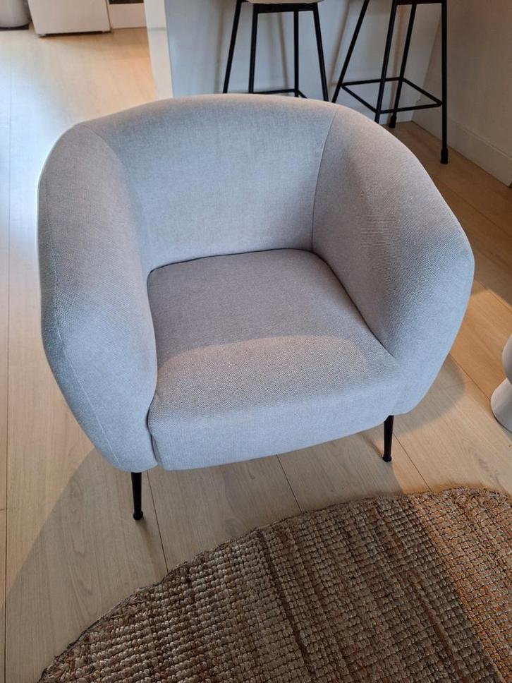 Prachtige lichtgrijze fautuill, Huis en Inrichting, Fauteuils, Zo goed als nieuw, Stof, 75 tot 100 cm, Ophalen