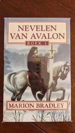Nevelen van Avalon - Marion Bradley (Boek 1 & 2), Ophalen of Verzenden, Zo goed als nieuw, Marion Bradley