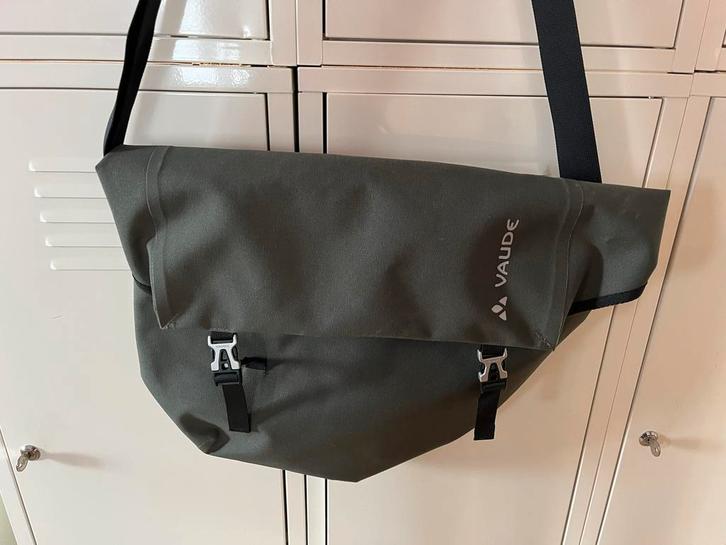 Vaude Weiler M schoudertas/ crossover tas olijf grijs nieuw, Sieraden, Tassen en Uiterlijk, Tassen | Schoudertassen, Nieuw, Overige merken
