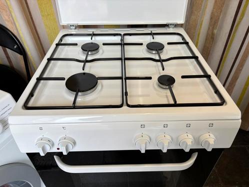 Nette Fornuis: Pelgrim, Schoon, Werkt Uitstekend, Witgoed en Apparatuur, Fornuizen, Gebruikt, Vrijstaand, Gas, 4 kookzones, Minder dan 85 cm