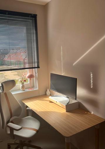 ****IKEA ANFALLARE/ HILVER***BUREAU** NIEUWSTAAT**** beschikbaar voor biedingen