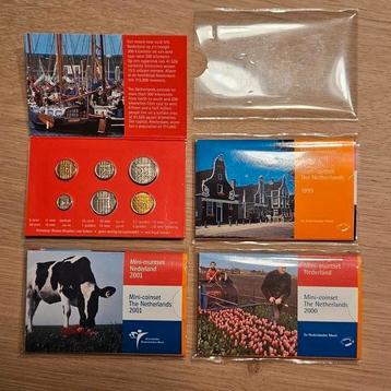 Vier mini muntset uit de Gulden tijd. beschikbaar voor biedingen