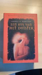 Laurell K. Hamilton - Een kus van het duister, Boeken, Ophalen of Verzenden, Zo goed als nieuw, Laurell K. Hamilton