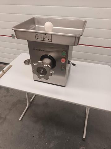 NIEUWE BIZERBA GEHAKTMOLEN SLAGERIJ HORECA CATERING  beschikbaar voor biedingen