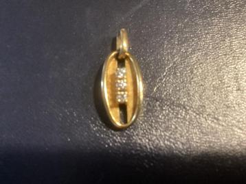 Mooie gouden hanger 18 kr met 3 diamantjes gewicht 2,8 gr. beschikbaar voor biedingen
