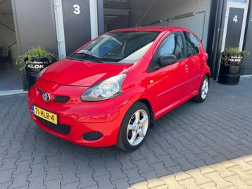 Toyota Aygo 1.0-12V NIEUWE APK ! beschikbaar voor biedingen