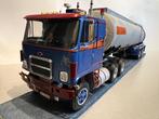 AMT 1:25 Chevy Titan 90 met Gulf Tanktrailer, Hobby en Vrije tijd, Modelbouw | Auto's en Voertuigen, Groter dan 1:32, Nieuw, Truck
