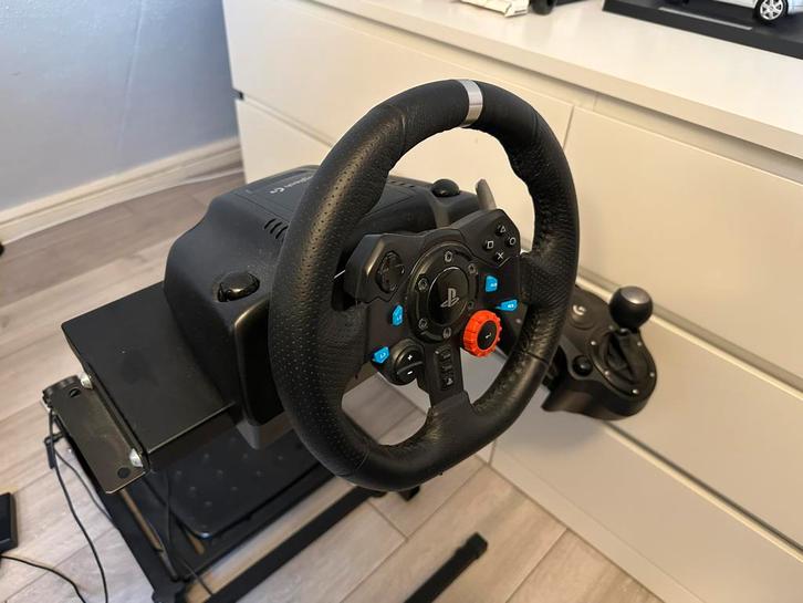 Complete simracing setup: G29+ shifter + GT Omega wheelstand, Spelcomputers en Games, Spelcomputers | Sony PlayStation Consoles | Accessoires