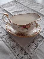 servies Royal Albert old country roses juskom met onderbord, Ophalen of Verzenden, Zo goed als nieuw, Porselein, Bord of Schaal