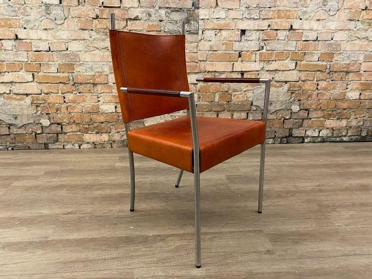 Vintage Armstoel bij TheReSales, Huis en Inrichting, Stoelen, Zo goed als nieuw, Leer, Metaal, Overige kleuren, Ophalen of Verzenden
