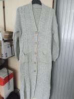 Nieuwe lange grijze vest met knopen (one size), Verzenden, La boutique, Maat 46/48 (XL) of groter, Nieuw