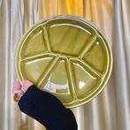 FONDUEBORD GIEN FRANCE LICHTGROEN VINTAGE, Keramiek, Ophalen of Verzenden, Zo goed als nieuw, Bord(en)