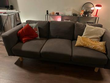 Grijze 3-zits bank